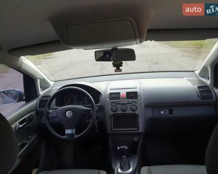 Серый Фольксваген Туран, объемом двигателя 1.97 л и пробегом 300 тыс. км за 10999 $, фото 13 на Automoto.ua