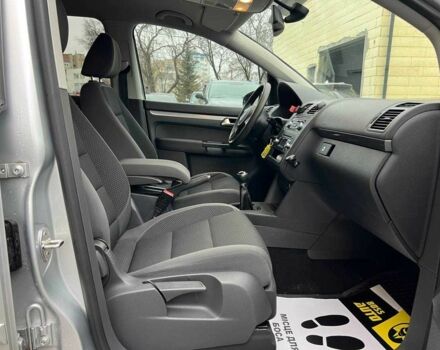 Серый Фольксваген Туран, объемом двигателя 1.4 л и пробегом 224 тыс. км за 7500 $, фото 16 на Automoto.ua