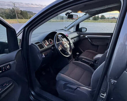 Серый Фольксваген Туран, объемом двигателя 1.6 л и пробегом 331 тыс. км за 8700 $, фото 17 на Automoto.ua