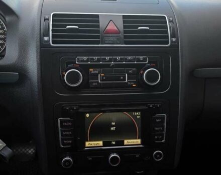 Серый Фольксваген Туран, объемом двигателя 1.6 л и пробегом 233 тыс. км за 8800 $, фото 15 на Automoto.ua