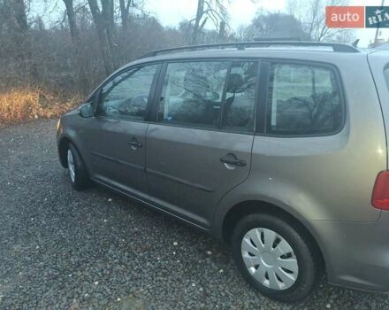 Серый Фольксваген Туран, объемом двигателя 1.6 л и пробегом 276 тыс. км за 8700 $, фото 9 на Automoto.ua