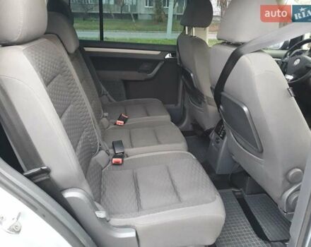 Серый Фольксваген Туран, объемом двигателя 1.97 л и пробегом 300 тыс. км за 10999 $, фото 12 на Automoto.ua