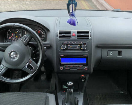 Серый Фольксваген Туран, объемом двигателя 1.6 л и пробегом 229 тыс. км за 11600 $, фото 4 на Automoto.ua