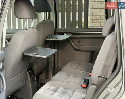 Сірий Фольксваген Туран, об'ємом двигуна 1.4 л та пробігом 217 тис. км за 9750 $, фото 16 на Automoto.ua