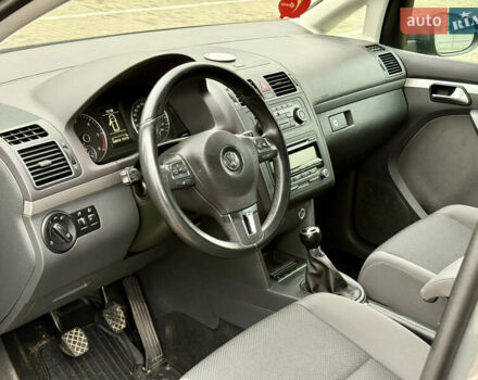 Сірий Фольксваген Туран, об'ємом двигуна 1.6 л та пробігом 244 тис. км за 10550 $, фото 29 на Automoto.ua