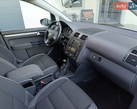 Серый Фольксваген Туран, объемом двигателя 1.6 л и пробегом 215 тыс. км за 10900 $, фото 14 на Automoto.ua