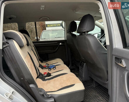 Серый Фольксваген Туран, объемом двигателя 1.4 л и пробегом 300 тыс. км за 7000 $, фото 15 на Automoto.ua