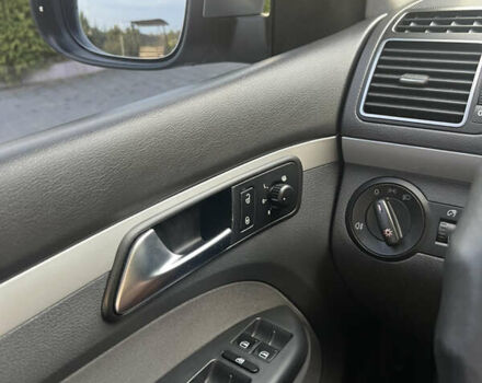 Серый Фольксваген Туран, объемом двигателя 1.6 л и пробегом 262 тыс. км за 8800 $, фото 9 на Automoto.ua