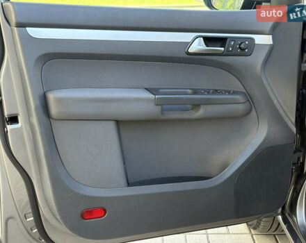 Серый Фольксваген Туран, объемом двигателя 1.39 л и пробегом 183 тыс. км за 8999 $, фото 54 на Automoto.ua