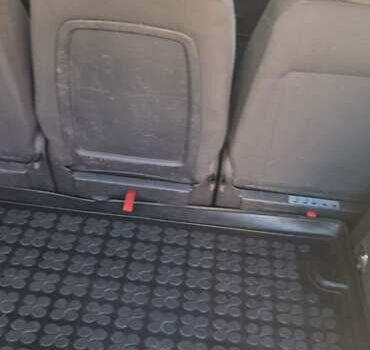 Серый Фольксваген Туран, объемом двигателя 1.97 л и пробегом 225 тыс. км за 10900 $, фото 14 на Automoto.ua