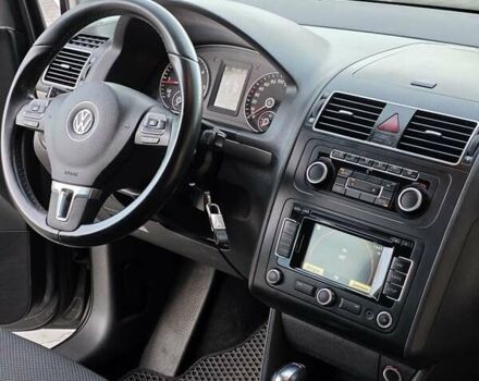 Серый Фольксваген Туран, объемом двигателя 1.6 л и пробегом 233 тыс. км за 8800 $, фото 37 на Automoto.ua