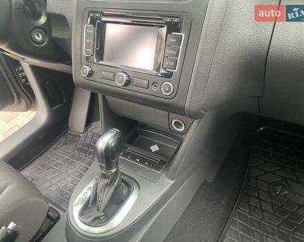 Серый Фольксваген Туран, объемом двигателя 1.6 л и пробегом 254 тыс. км за 10200 $, фото 23 на Automoto.ua