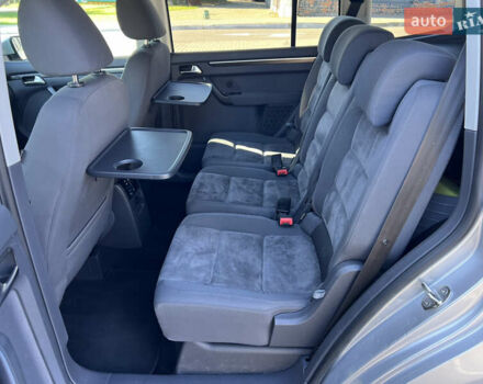 Серый Фольксваген Туран, объемом двигателя 2 л и пробегом 252 тыс. км за 11750 $, фото 27 на Automoto.ua