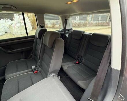 Сірий Фольксваген Туран, об'ємом двигуна 1.6 л та пробігом 245 тис. км за 9500 $, фото 7 на Automoto.ua