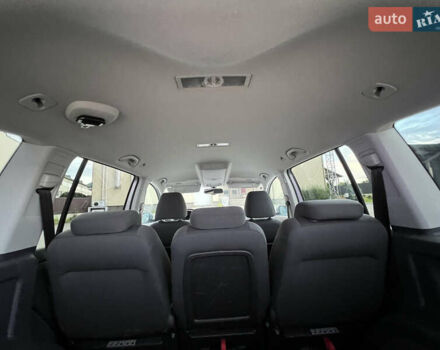 Серый Фольксваген Туран, объемом двигателя 1.4 л и пробегом 223 тыс. км за 7850 $, фото 93 на Automoto.ua