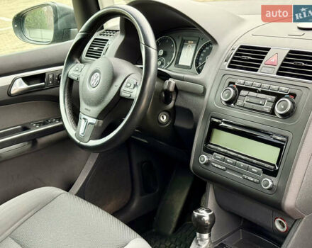 Сірий Фольксваген Туран, об'ємом двигуна 1.6 л та пробігом 244 тис. км за 10550 $, фото 36 на Automoto.ua