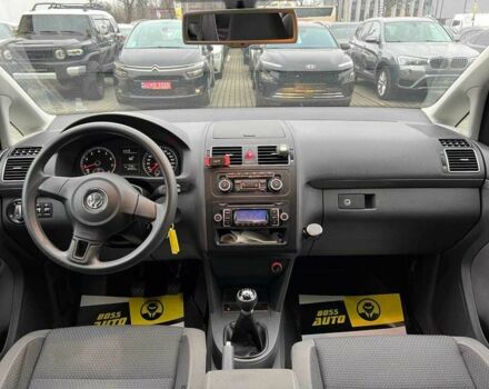 Серый Фольксваген Туран, объемом двигателя 1.4 л и пробегом 224 тыс. км за 7500 $, фото 9 на Automoto.ua