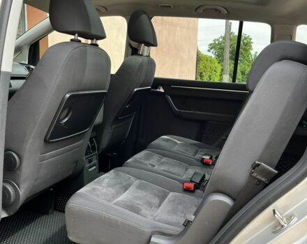 Серый Фольксваген Туран, объемом двигателя 1.6 л и пробегом 246 тыс. км за 9500 $, фото 14 на Automoto.ua