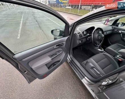 Сірий Фольксваген Туран, об'ємом двигуна 1.4 л та пробігом 215 тис. км за 9100 $, фото 9 на Automoto.ua