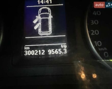 Серый Фольксваген Туран, объемом двигателя 1.39 л и пробегом 300 тыс. км за 9100 $, фото 4 на Automoto.ua