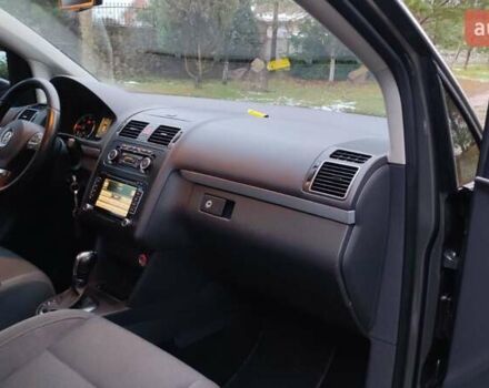 Серый Фольксваген Туран, объемом двигателя 1.6 л и пробегом 302 тыс. км за 10550 $, фото 17 на Automoto.ua