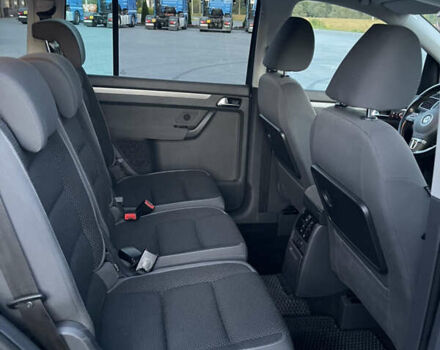 Серый Фольксваген Туран, объемом двигателя 1.6 л и пробегом 331 тыс. км за 8700 $, фото 39 на Automoto.ua