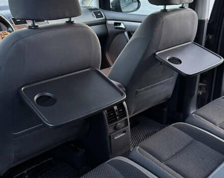 Серый Фольксваген Туран, объемом двигателя 1.6 л и пробегом 331 тыс. км за 8700 $, фото 23 на Automoto.ua