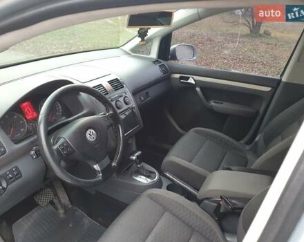 Серый Фольксваген Туран, объемом двигателя 1.97 л и пробегом 300 тыс. км за 10999 $, фото 7 на Automoto.ua