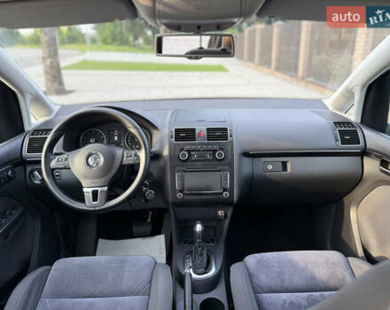 Сірий Фольксваген Туран, об'ємом двигуна 1.4 л та пробігом 217 тис. км за 9750 $, фото 37 на Automoto.ua