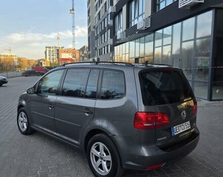 Серый Фольксваген Туран, объемом двигателя 1.6 л и пробегом 233 тыс. км за 8800 $, фото 4 на Automoto.ua