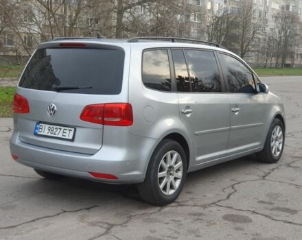 Серый Фольксваген Туран, объемом двигателя 2 л и пробегом 300 тыс. км за 10999 $, фото 4 на Automoto.ua