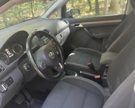 Серый Фольксваген Туран, объемом двигателя 1.39 л и пробегом 300 тыс. км за 9100 $, фото 3 на Automoto.ua