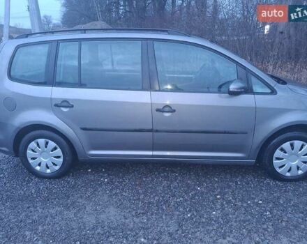 Серый Фольксваген Туран, объемом двигателя 1.6 л и пробегом 276 тыс. км за 8700 $, фото 3 на Automoto.ua