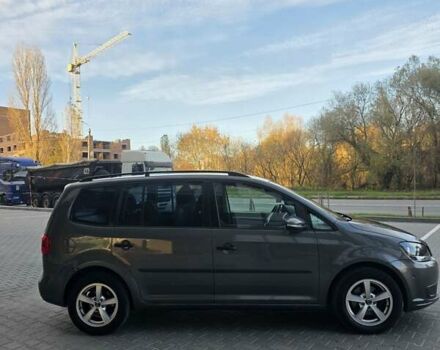 Серый Фольксваген Туран, объемом двигателя 1.6 л и пробегом 233 тыс. км за 8800 $, фото 8 на Automoto.ua