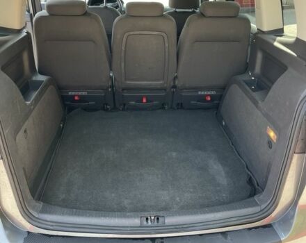 Серый Фольксваген Туран, объемом двигателя 2 л и пробегом 320 тыс. км за 8900 $, фото 7 на Automoto.ua