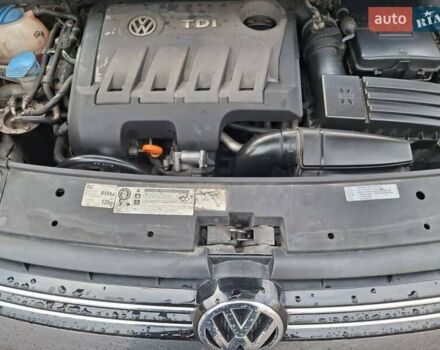 Серый Фольксваген Туран, объемом двигателя 2 л и пробегом 220 тыс. км за 11800 $, фото 1 на Automoto.ua