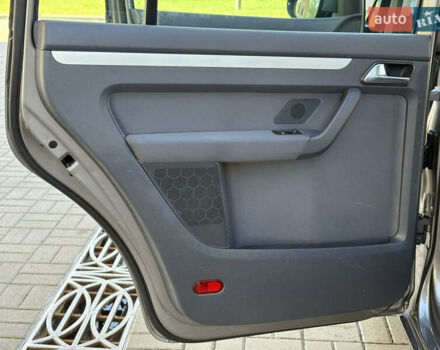 Серый Фольксваген Туран, объемом двигателя 1.39 л и пробегом 183 тыс. км за 8999 $, фото 51 на Automoto.ua