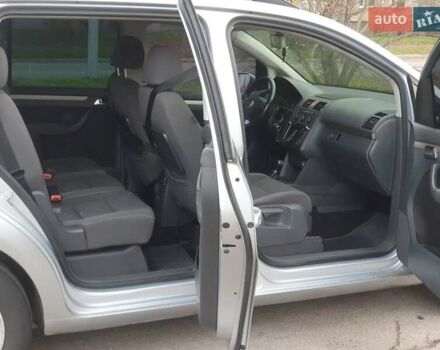 Серый Фольксваген Туран, объемом двигателя 1.97 л и пробегом 300 тыс. км за 10999 $, фото 11 на Automoto.ua