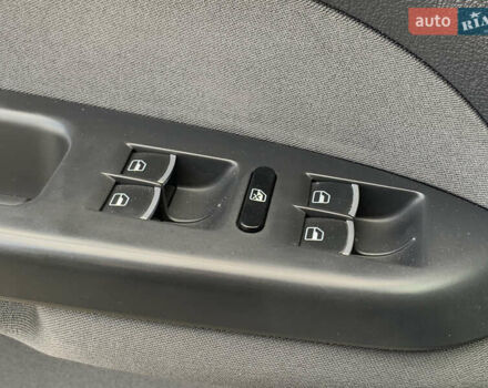 Серый Фольксваген Туран, объемом двигателя 1.6 л и пробегом 285 тыс. км за 10699 $, фото 38 на Automoto.ua