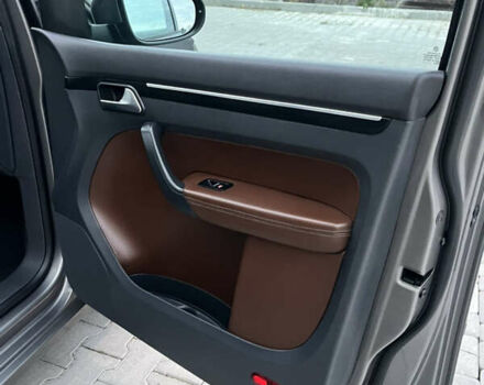 Сірий Фольксваген Туран, об'ємом двигуна 1.4 л та пробігом 199 тис. км за 9900 $, фото 41 на Automoto.ua