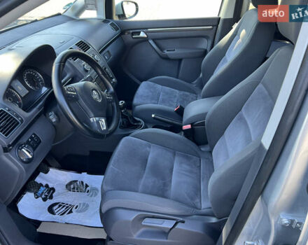 Серый Фольксваген Туран, объемом двигателя 2 л и пробегом 252 тыс. км за 11750 $, фото 40 на Automoto.ua