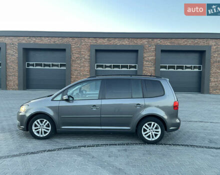 Серый Фольксваген Туран, объемом двигателя 1.6 л и пробегом 331 тыс. км за 8700 $, фото 8 на Automoto.ua