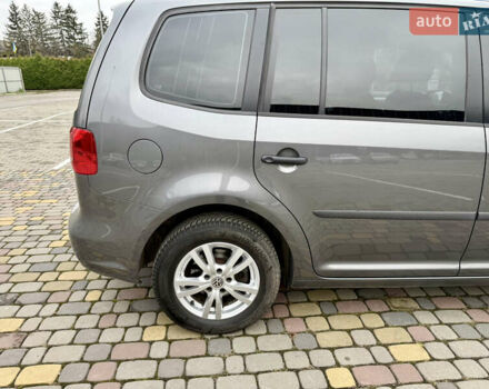 Сірий Фольксваген Туран, об'ємом двигуна 1.6 л та пробігом 244 тис. км за 10550 $, фото 13 на Automoto.ua