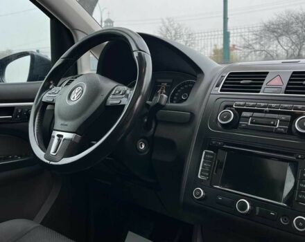 Серый Фольксваген Туран, объемом двигателя 1.6 л и пробегом 244 тыс. км за 9999 $, фото 18 на Automoto.ua