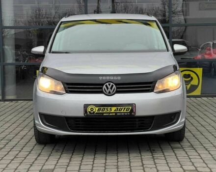 Серый Фольксваген Туран, объемом двигателя 1.4 л и пробегом 224 тыс. км за 7500 $, фото 1 на Automoto.ua