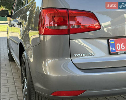 Серый Фольксваген Туран, объемом двигателя 1.39 л и пробегом 183 тыс. км за 8999 $, фото 10 на Automoto.ua
