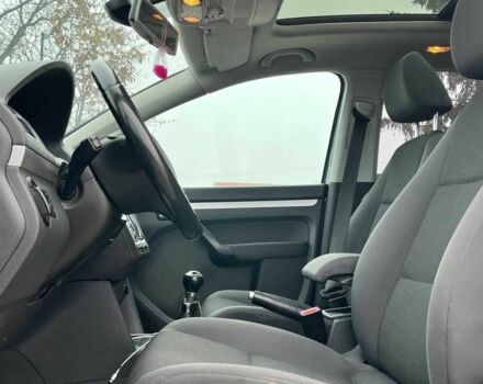 Серый Фольксваген Туран, объемом двигателя 1.6 л и пробегом 244 тыс. км за 9999 $, фото 19 на Automoto.ua