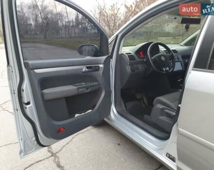 Серый Фольксваген Туран, объемом двигателя 1.97 л и пробегом 300 тыс. км за 10999 $, фото 8 на Automoto.ua