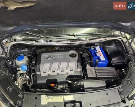 Сірий Фольксваген Туран, об'ємом двигуна 1.6 л та пробігом 245 тис. км за 9500 $, фото 18 на Automoto.ua