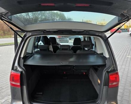 Серый Фольксваген Туран, объемом двигателя 1.6 л и пробегом 233 тыс. км за 8800 $, фото 27 на Automoto.ua